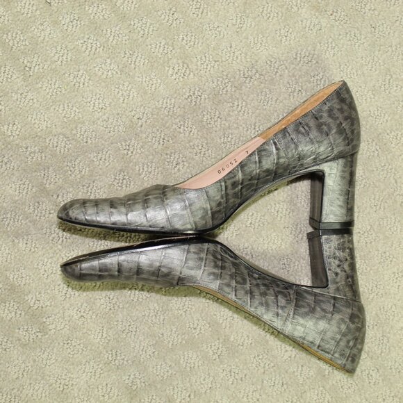 Escada Women's 7B Grey Crocodile Print Chunky Heels - Picture 4 of 7